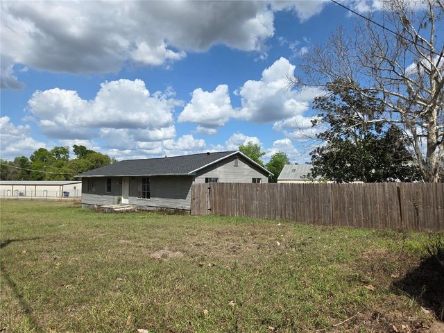 14430 10TH STREET, Dade City, FL 33523