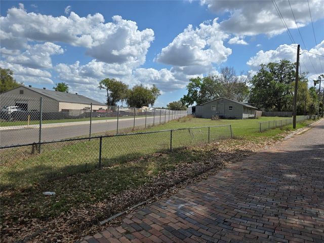 14430 10TH STREET, Dade City, FL 33523