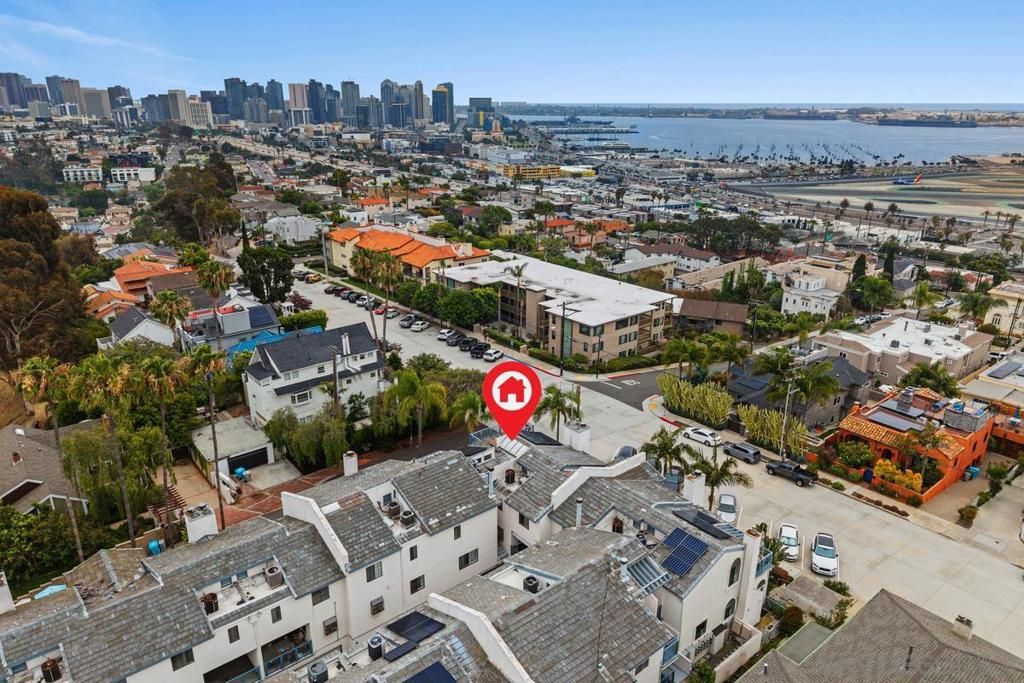 Image 2 of property listing at 3009 Union St 7, San Diego, CA 92103