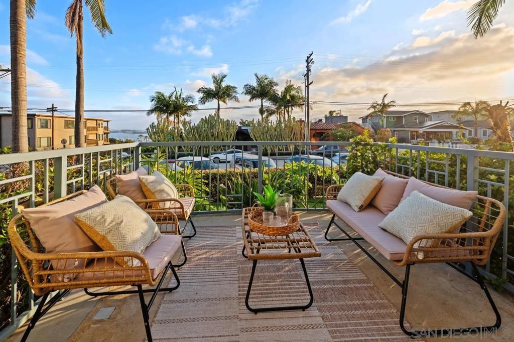 Image 22 of property listing at 3009 Union St 7, San Diego, CA 92103