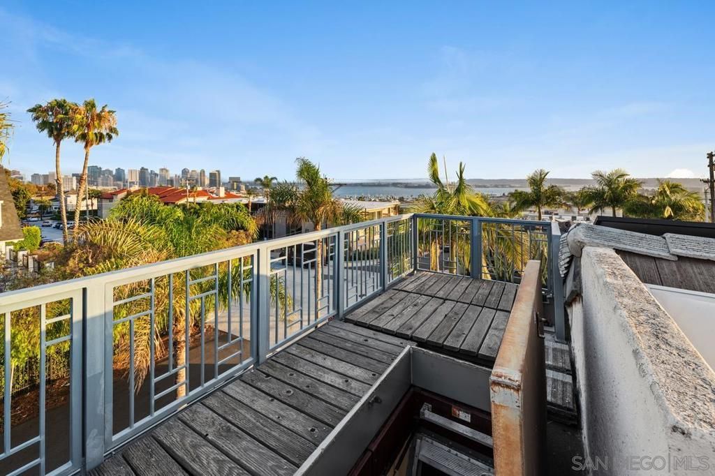 Image 27 of property listing at 3009 Union St 7, San Diego, CA 92103
