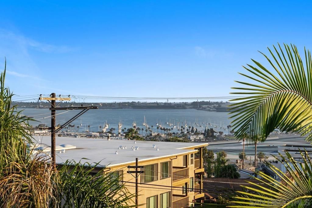 Image 28 of property listing at 3009 Union St 7, San Diego, CA 92103