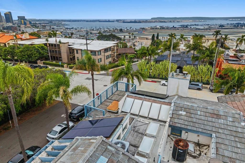 Image 32 of property listing at 3009 Union St 7, San Diego, CA 92103