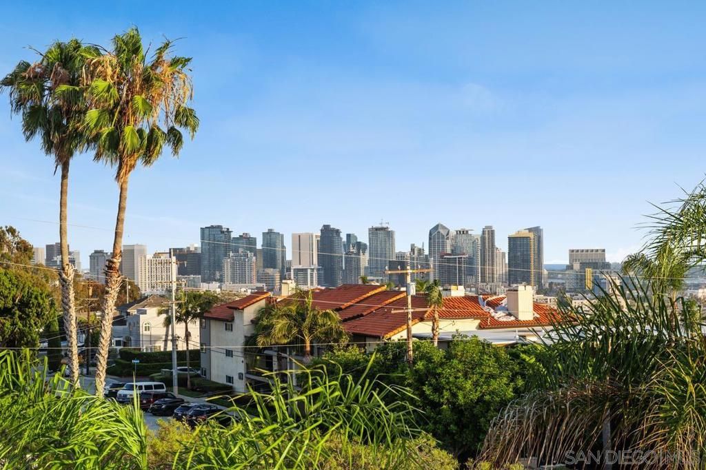 Image 37 of property listing at 3009 Union St 7, San Diego, CA 92103