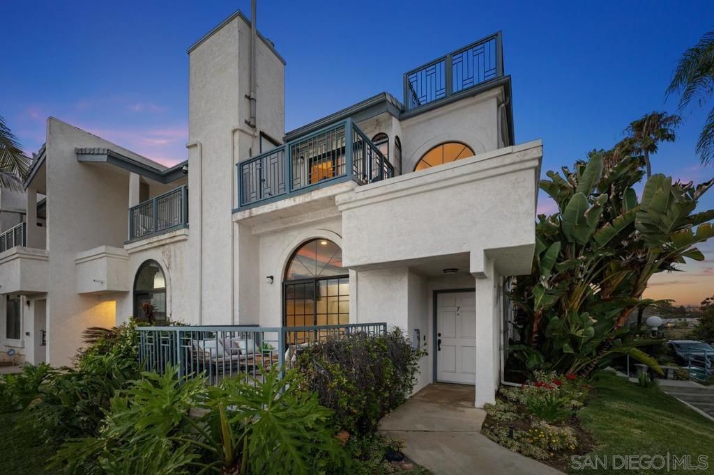 Image 38 of property listing at 3009 Union St 7, San Diego, CA 92103