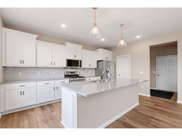 908 Pine Vale Avenue, Somerset, WI 54025