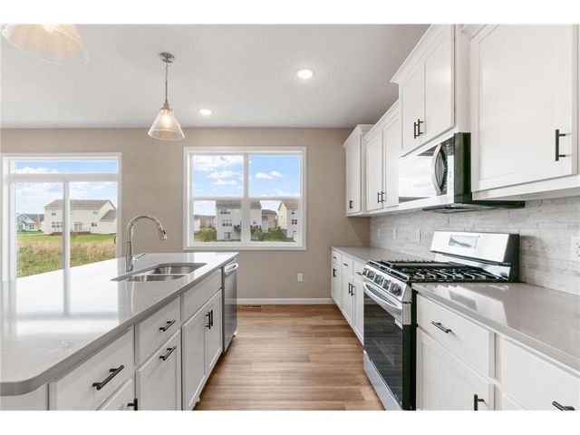 908 Pine Vale Avenue, Somerset, WI 54025