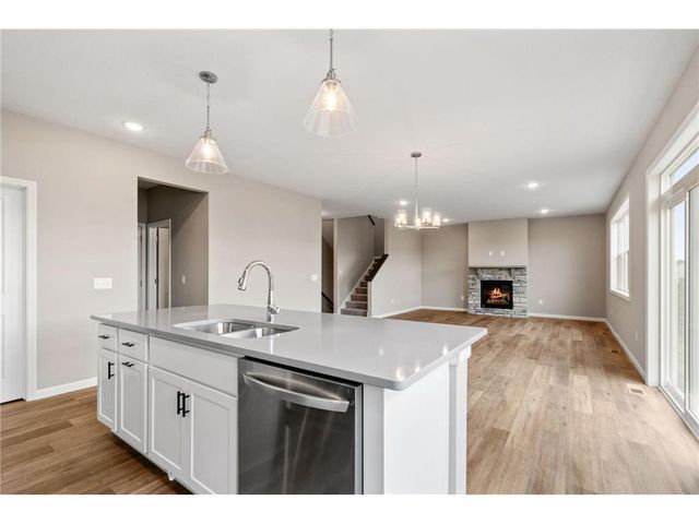 908 Pine Vale Avenue, Somerset, WI 54025