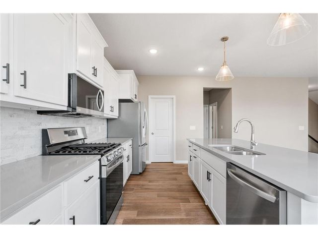 908 Pine Vale Avenue, Somerset, WI 54025