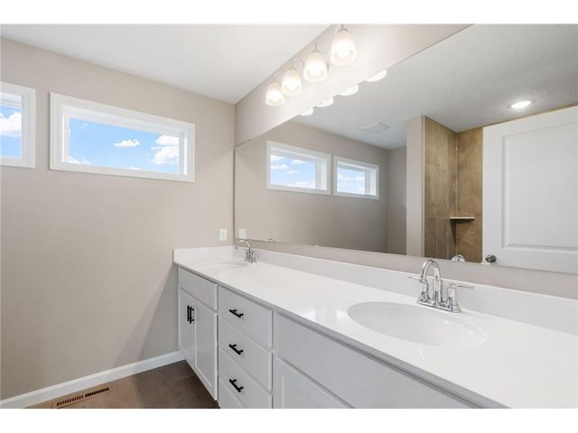 908 Pine Vale Avenue, Somerset, WI 54025