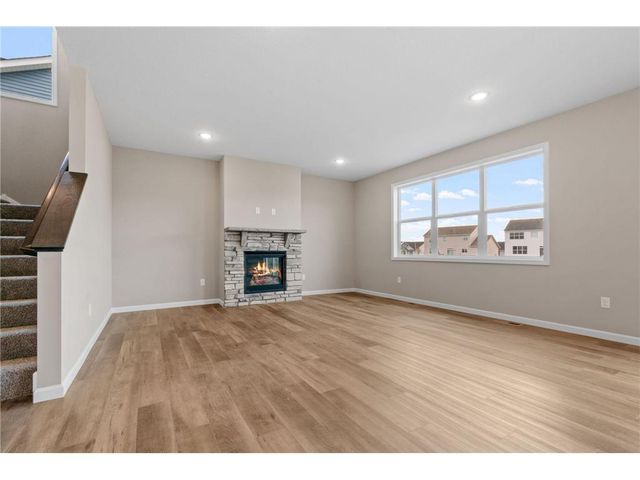 908 Pine Vale Avenue, Somerset, WI 54025