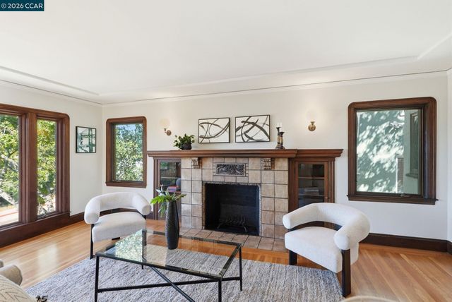 899 Arlington Ave., Berkeley, CA 94707