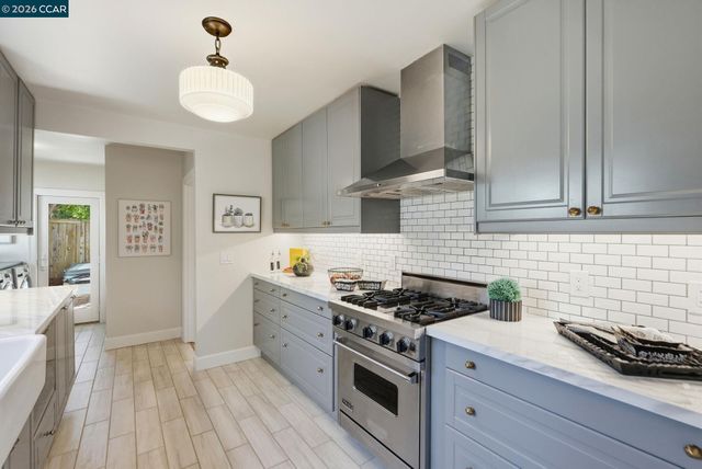 899 Arlington Ave., Berkeley, CA 94707