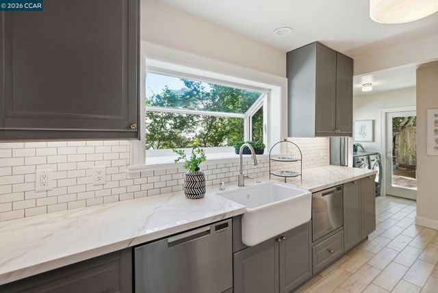 899 Arlington Ave., Berkeley, CA 94707