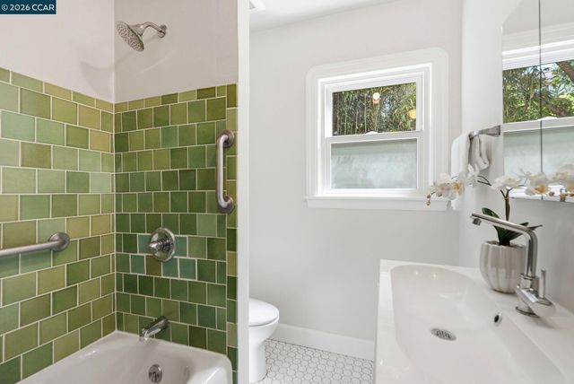 899 Arlington Ave., Berkeley, CA 94707