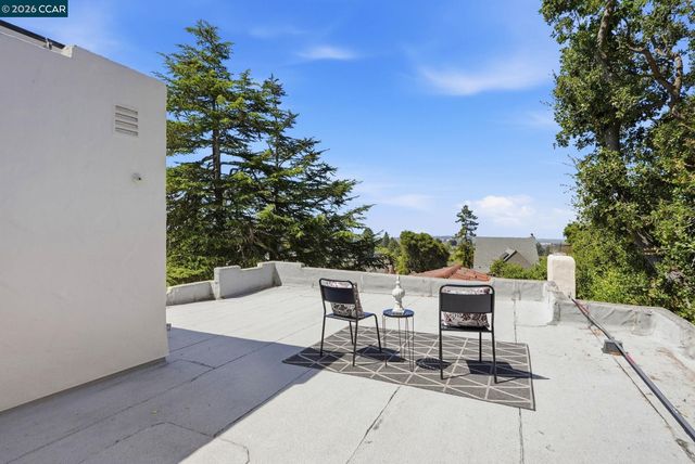 899 Arlington Ave., Berkeley, CA 94707