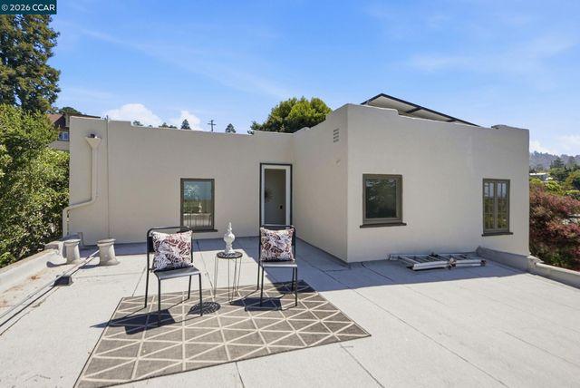 899 Arlington Ave., Berkeley, CA 94707