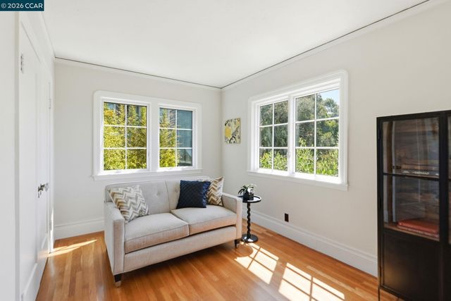 899 Arlington Ave., Berkeley, CA 94707