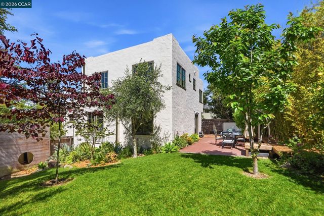 899 Arlington Ave., Berkeley, CA 94707