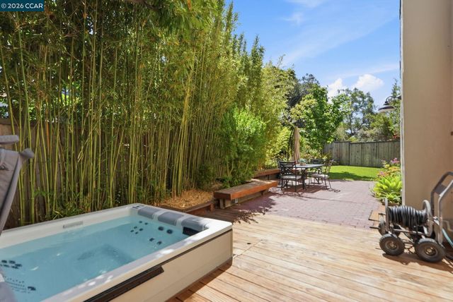 899 Arlington Ave., Berkeley, CA 94707
