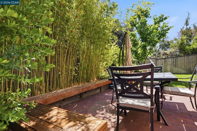 899 Arlington Ave., Berkeley, CA 94707