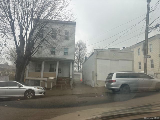 17 Chestnut Street, Yonkers, NY 10701