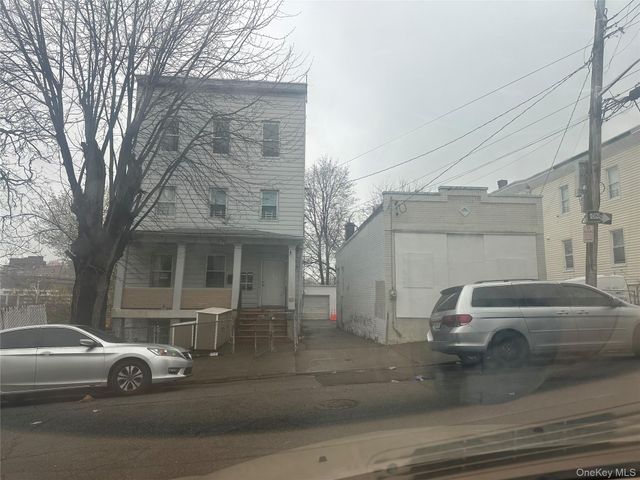 17 Chestnut Street, Yonkers, NY 10701