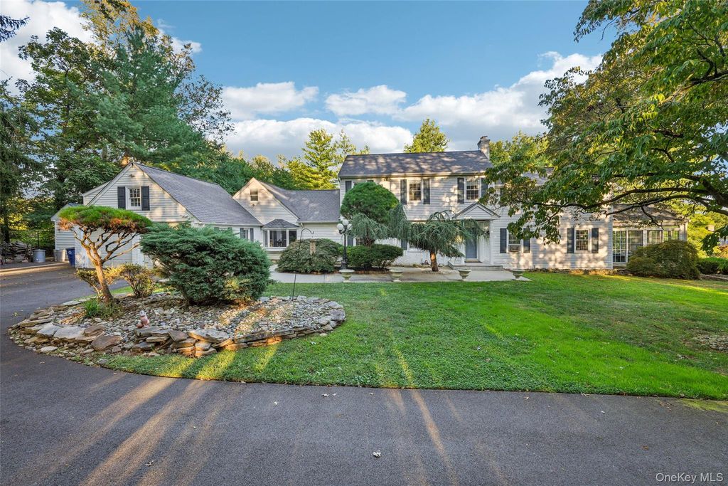 8 Abbey Road, Orangeburg, NY 10962