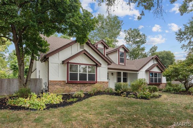 3003 Moon Flower Court, Florissant, MO 63031