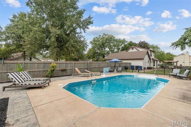 3003 Moon Flower Court, Florissant, MO 63031
