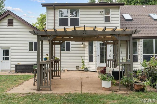3003 Moon Flower Court, Florissant, MO 63031