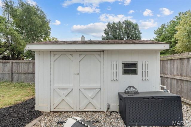 3003 Moon Flower Court, Florissant, MO 63031
