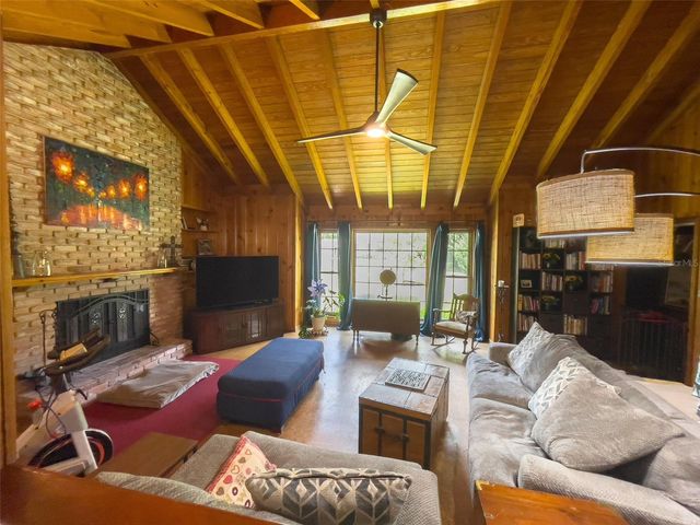 2022 DIANA DRIVE, Palatka, FL 32177