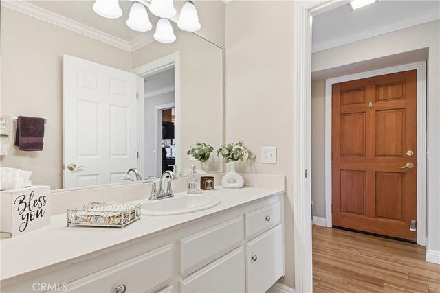 5536 E Vista Del Este, Anaheim, CA 92807