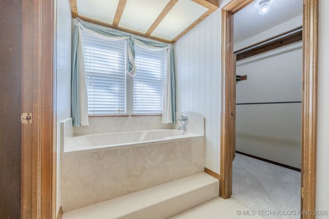 521 Pioneer Road, Sapulpa, OK 74066