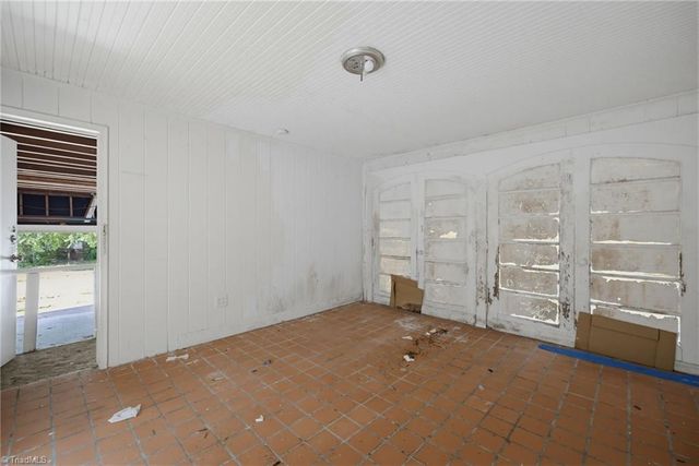 5203 High Point Road, Greensboro, NC 27407