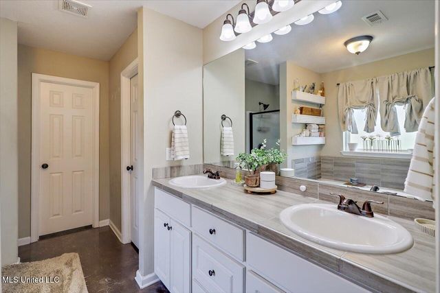 801 Ascham Court, Pearl, MS 39208