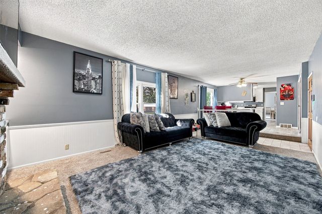 6921 Larkwood Drive NE, Cedar Rapids, IA 52402