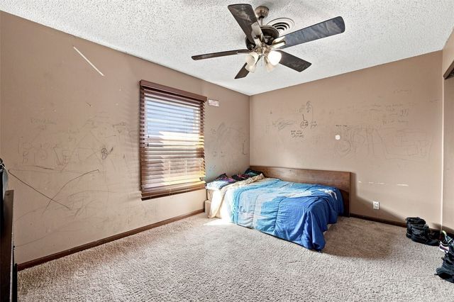 6921 Larkwood Drive NE, Cedar Rapids, IA 52402