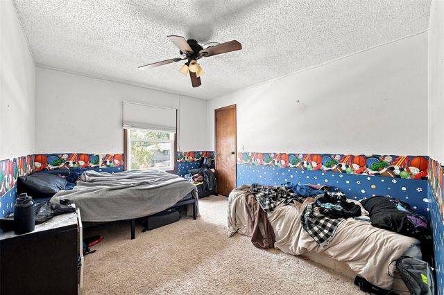 6921 Larkwood Drive NE, Cedar Rapids, IA 52402