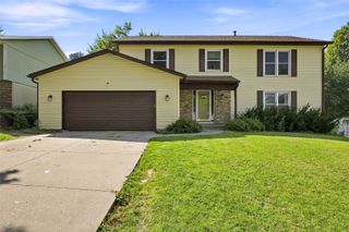 6921 Larkwood Drive NE, Cedar Rapids, IA 52402