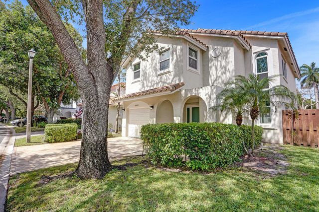 9821 NW 5th Place, Plantation, FL 33324