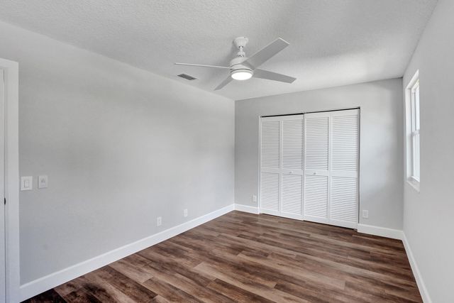 9821 NW 5th Place, Plantation, FL 33324