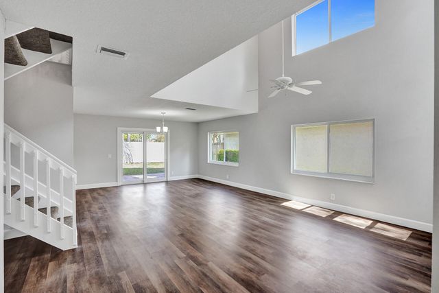 9821 NW 5th Place, Plantation, FL 33324