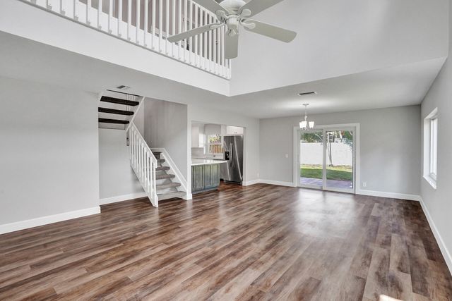 9821 NW 5th Place, Plantation, FL 33324