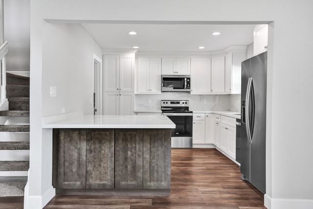 9821 NW 5th Place, Plantation, FL 33324