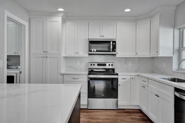 9821 NW 5th Place, Plantation, FL 33324