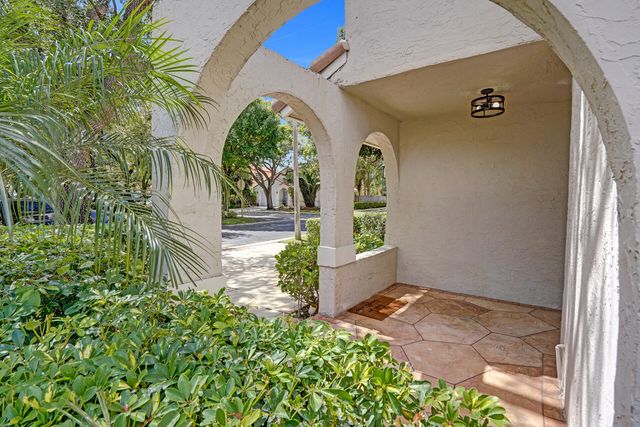 9821 NW 5th Place, Plantation, FL 33324