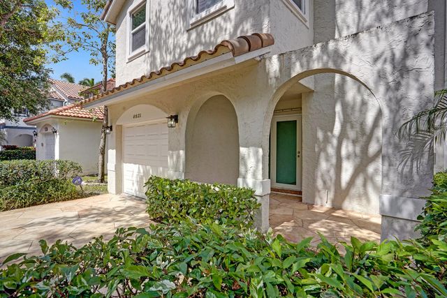 9821 NW 5th Place, Plantation, FL 33324