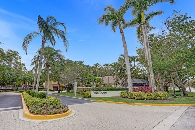 9821 NW 5th Place, Plantation, FL 33324